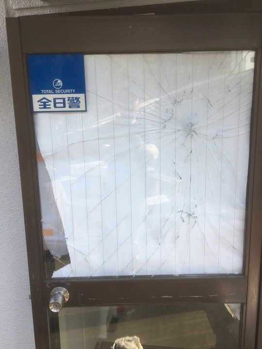 港区の窓ガラス交換 窓ガラス修理が5000円 ガラパゴス